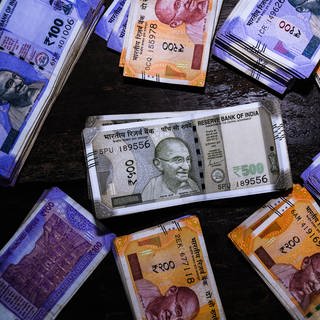Die Regierung in Indien schafft den Mindestlohn ab! Sie will stattdessen auf einen "Lebenserhaltungslohn" setzen. (Foto: IMAGO, IMAGO / NurPhoto)