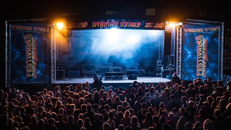 Das undatierte Foto des Veranstalters zeigt die sogenannte Imagine Bühne auf dem "Festival ohne Bands" in Dürmentingen-Hailtingen.