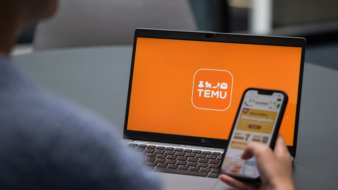 Blick auf einen Laptop mit dem Logo der App Temu (Foto: dpa Bildfunk, picture alliance/dpa | Hannes P Albert)
