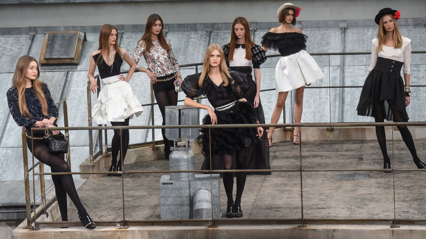 Gigi Hadid mit weiteren Models bei der Fashion Week