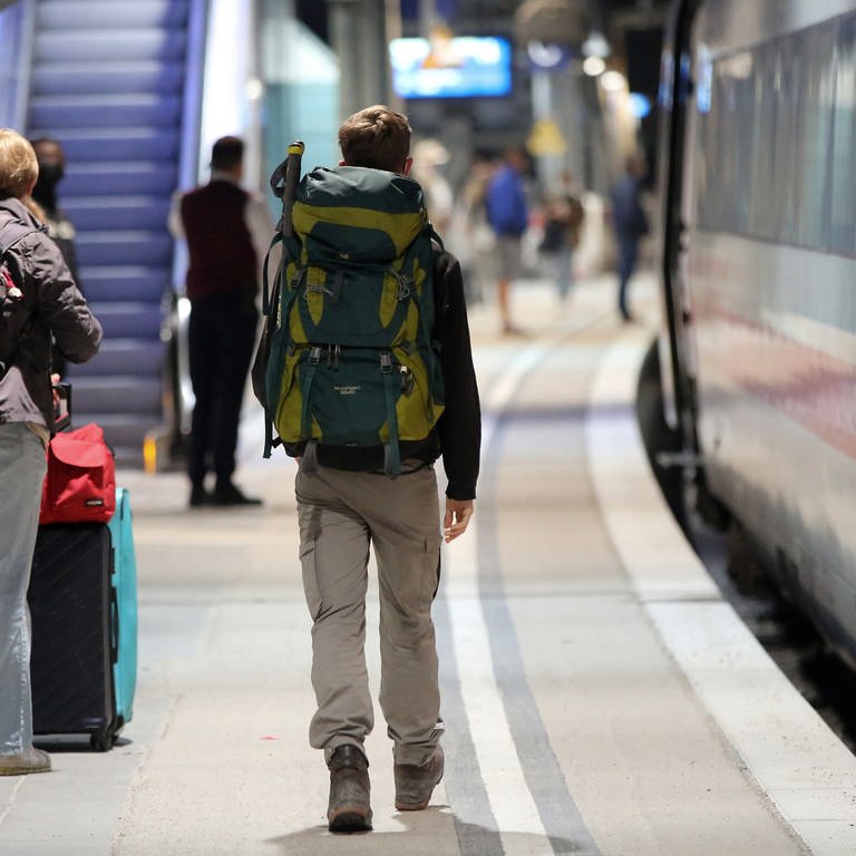 Los geht's: Vier Wochen kreuz und quer mit dem Interrail-Ticket durch Europa fahren. (Foto: dpa Bildfunk, picture alliance/dpa | Bodo Marks)