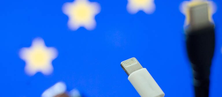 EU-Kommission Ladekabel (Foto: IMAGO, ArminxDurgut/PIXSELL)