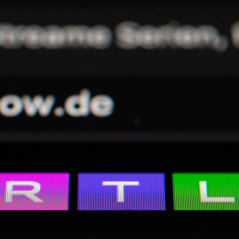 Das Logo der Streamingplattform RTL+ ist unter der Web-Adresse «tvnow.de» zu sehen.  (Foto: dpa Bildfunk, picture alliance/dpa | Marijan Murat)