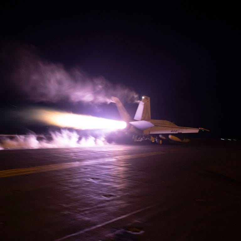 Flugzeug der US-Armee auf Flugzeugträger: Die USA haben erneut Stellungen der Huthi im Jemen angegriffen (Archivbild)