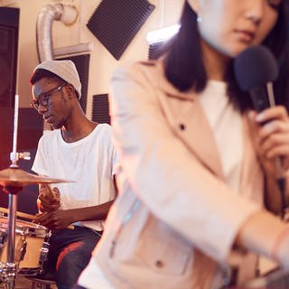 Zukunftsmusik (Foto: SWR DASDING, Adobe Stock) Zukunftsmusik