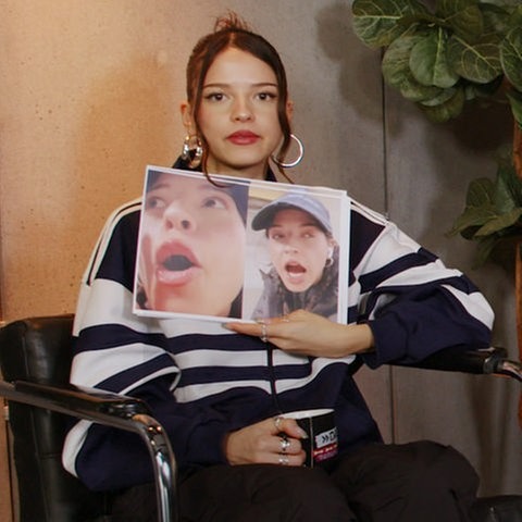 Nina Chuba im Interview (Foto: DASDING)