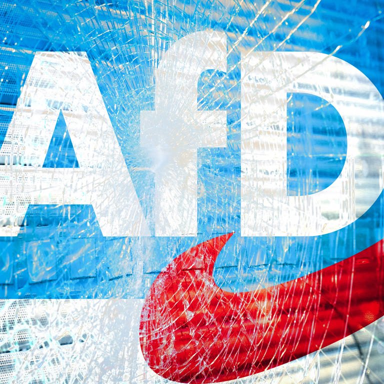SYMBOLBILD: Das AfD-Logo hinter einer zerbrochenen Scheibe. (Foto: IMAGO, IMAGO / Bihlmayerfotografie)