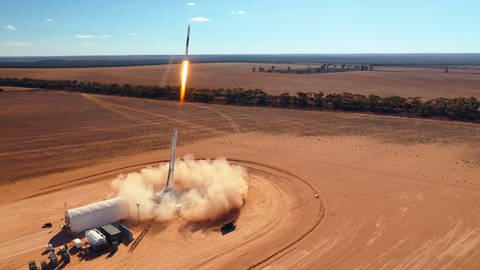 Start der Trägerrakete HyImpulse SR75 in Koonibba, Australien. Die Rakete startete um 14:40 Uhr Ortszeit (ACST) und wird mit Paraffin (Kerzenwachs) und flüssigem Sauerstoff angetrieben.